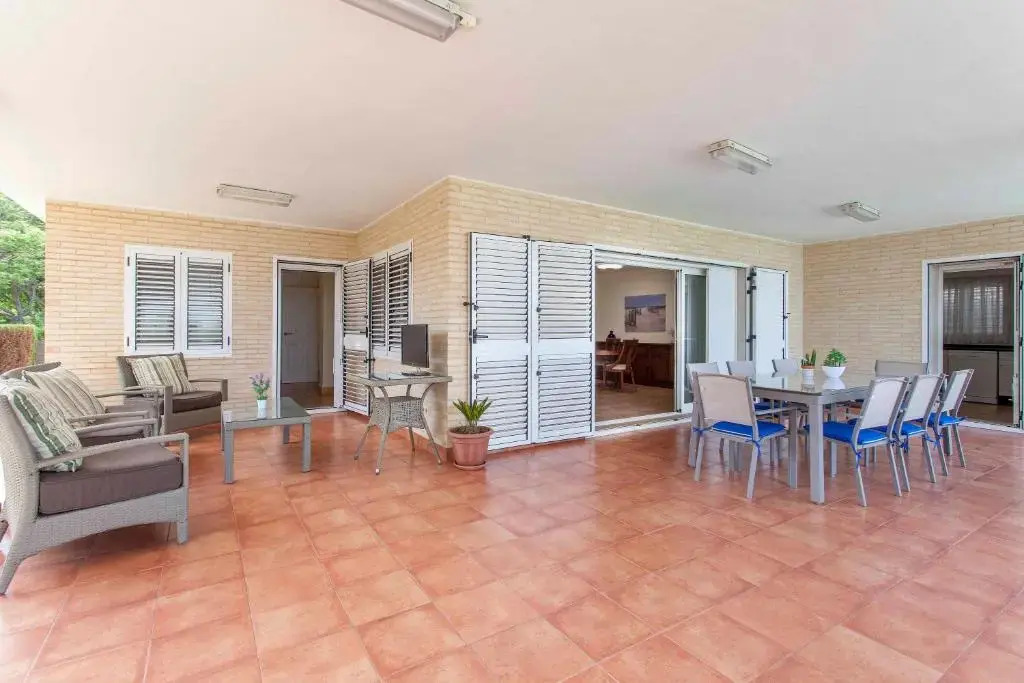 ApartUP Canet Beachfront House