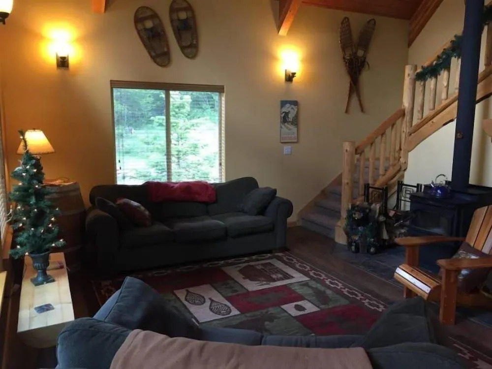 Creekside Cabin
