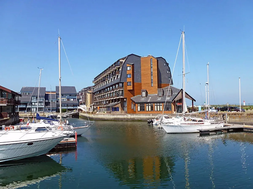 Les Marinas 16503