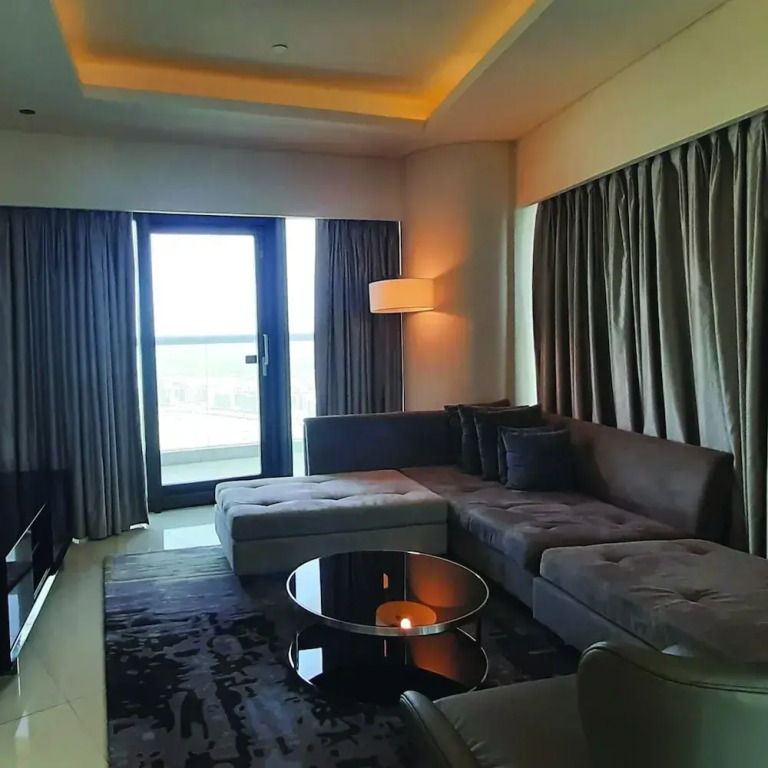 Quill Residence Three Bedroom Apartment with 5 Star Amenities
