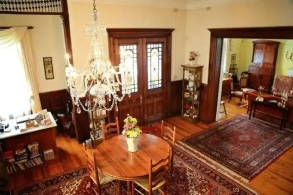 Bennett House Bed & Breakfast
