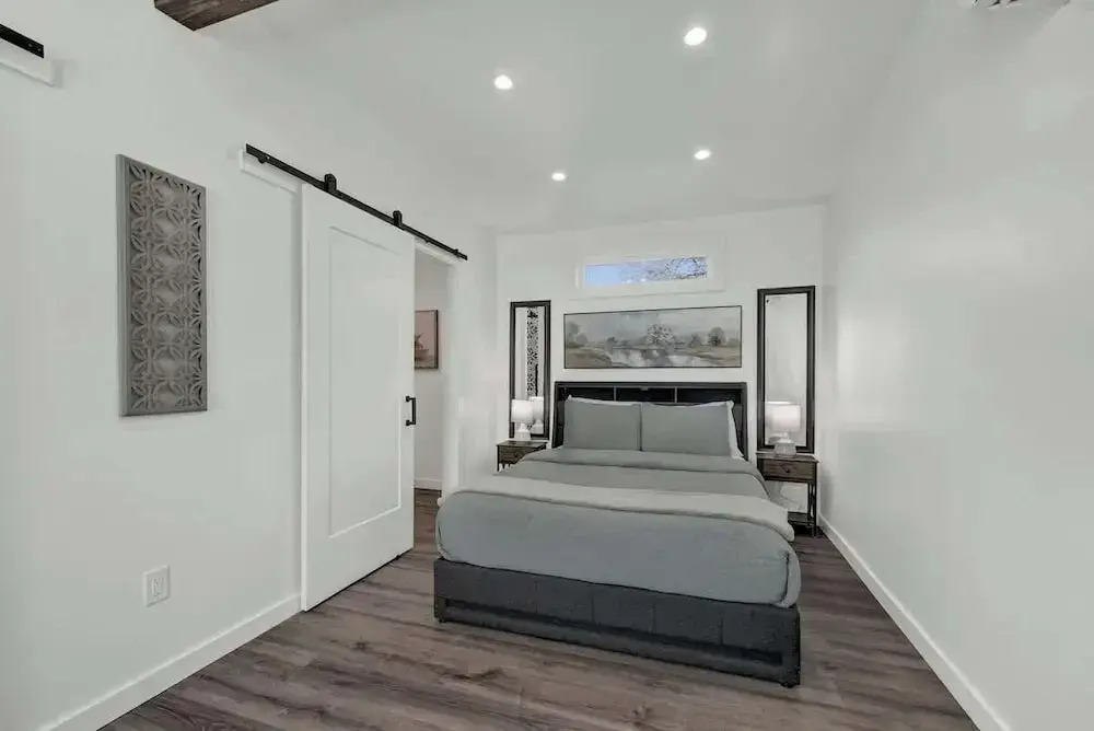 Evergreen Escape W/hot-tub 5 Min to Downtown!