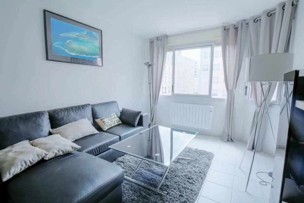 Newly Renovated Apartment: 6th District