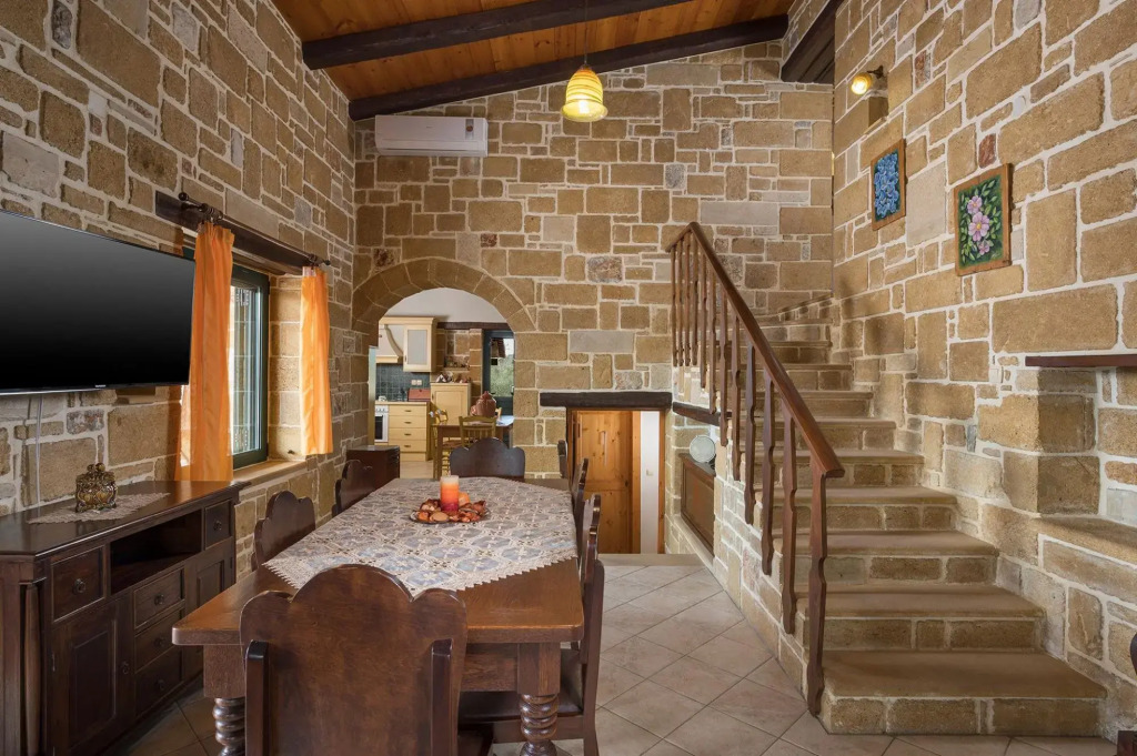 Athina Traditional Villa | Stalos