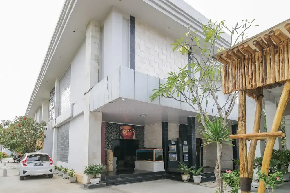 Airy Raya Pariwisata Kuta Lombok