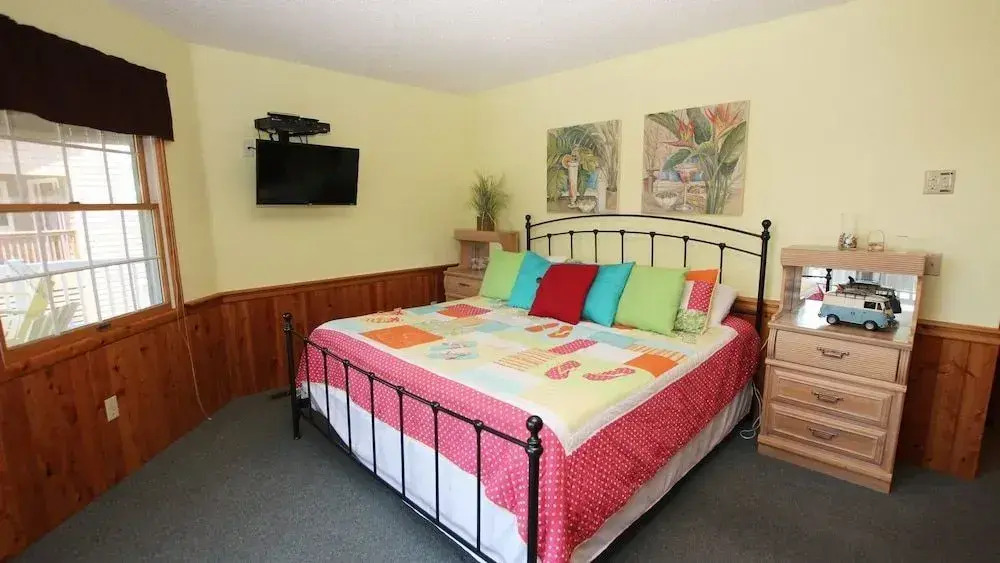 Lighthouse Jewel 1141 - 6 Br Home