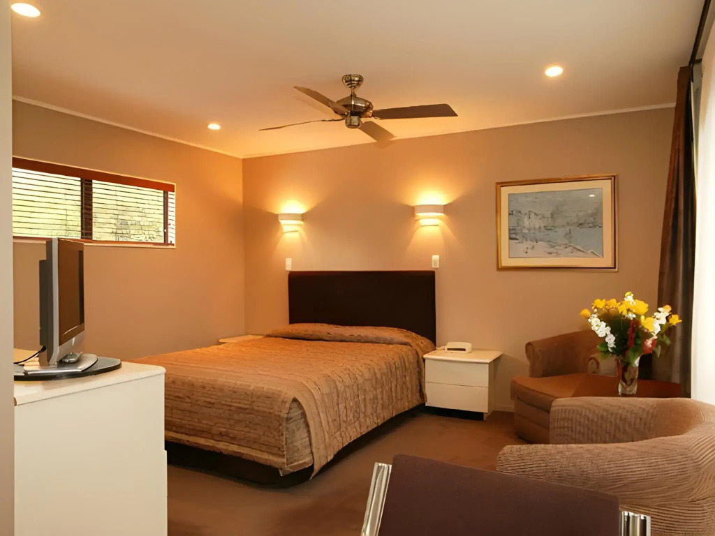 Cornwall Park Motor Inn