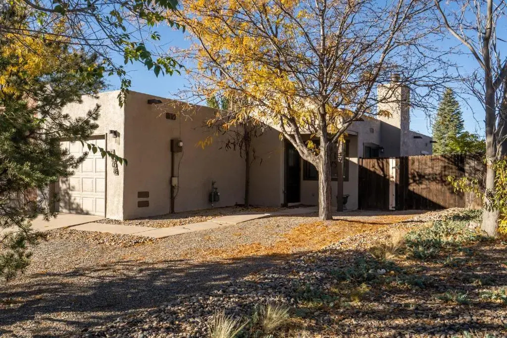 Casa Escondido