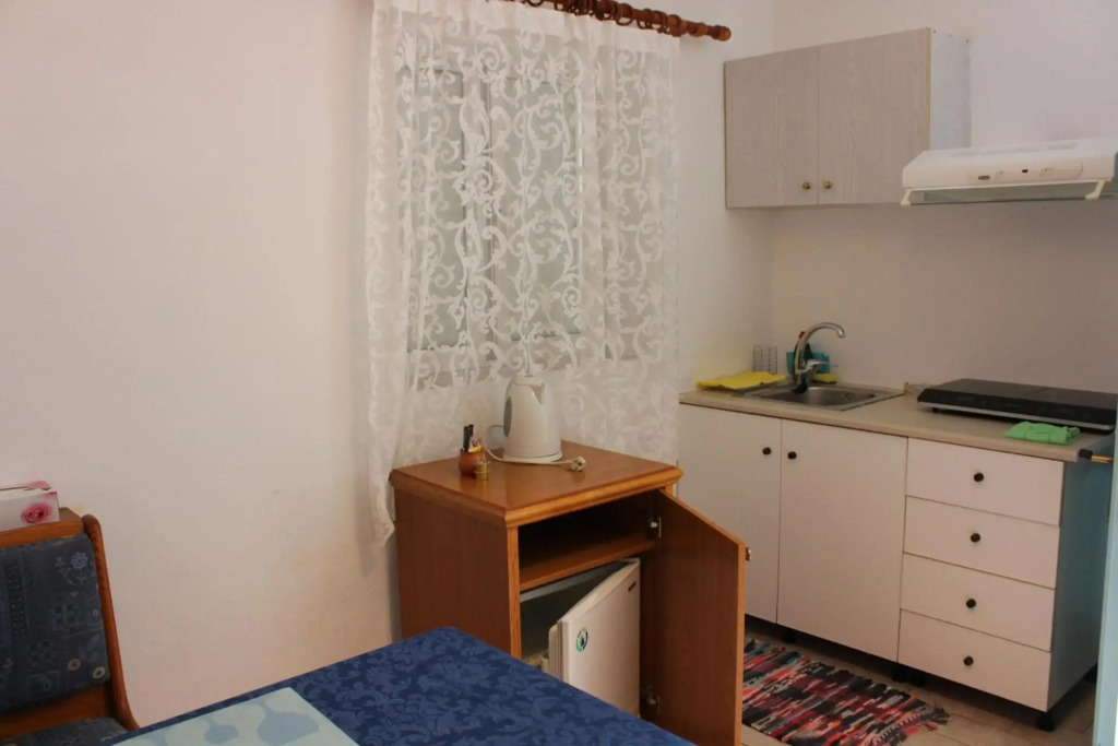 Aaron Apartments