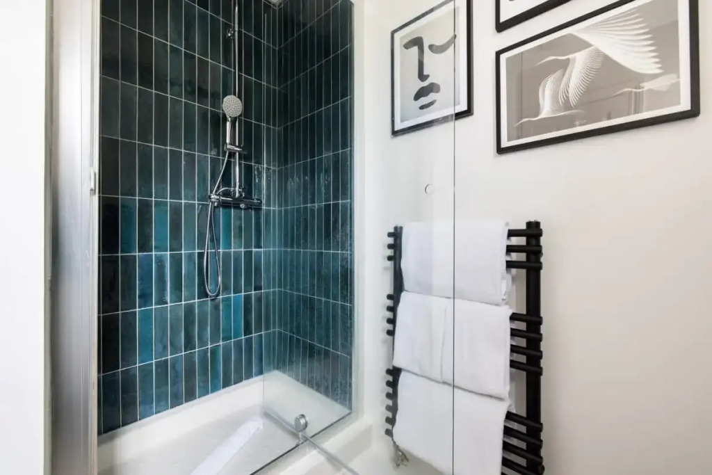 The Brockwell Park Escape - Bright 2BDR Flat with Parking