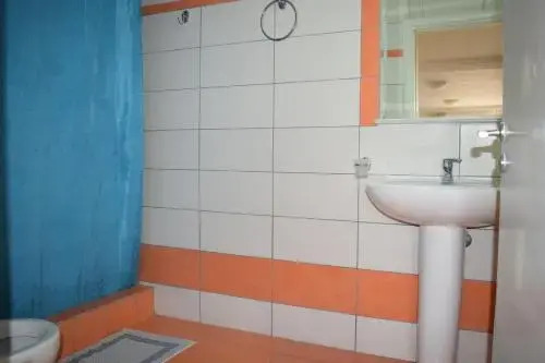 Alexandros Apartments