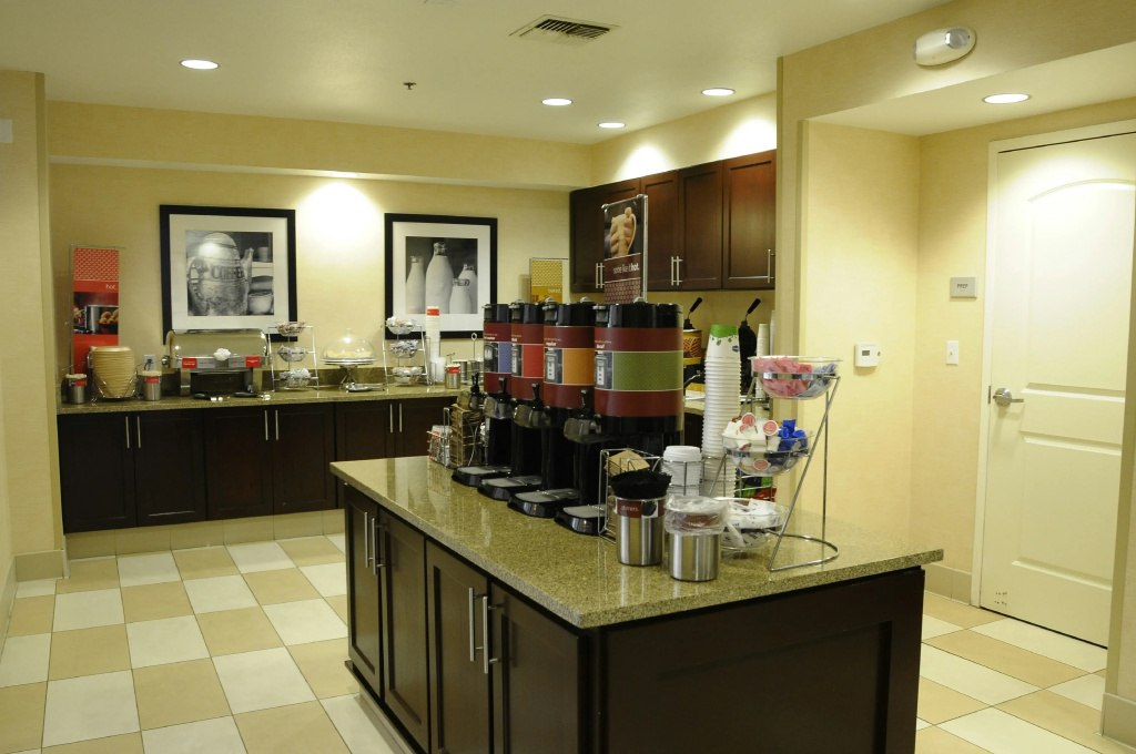 Hampton Inn & Suites Redding