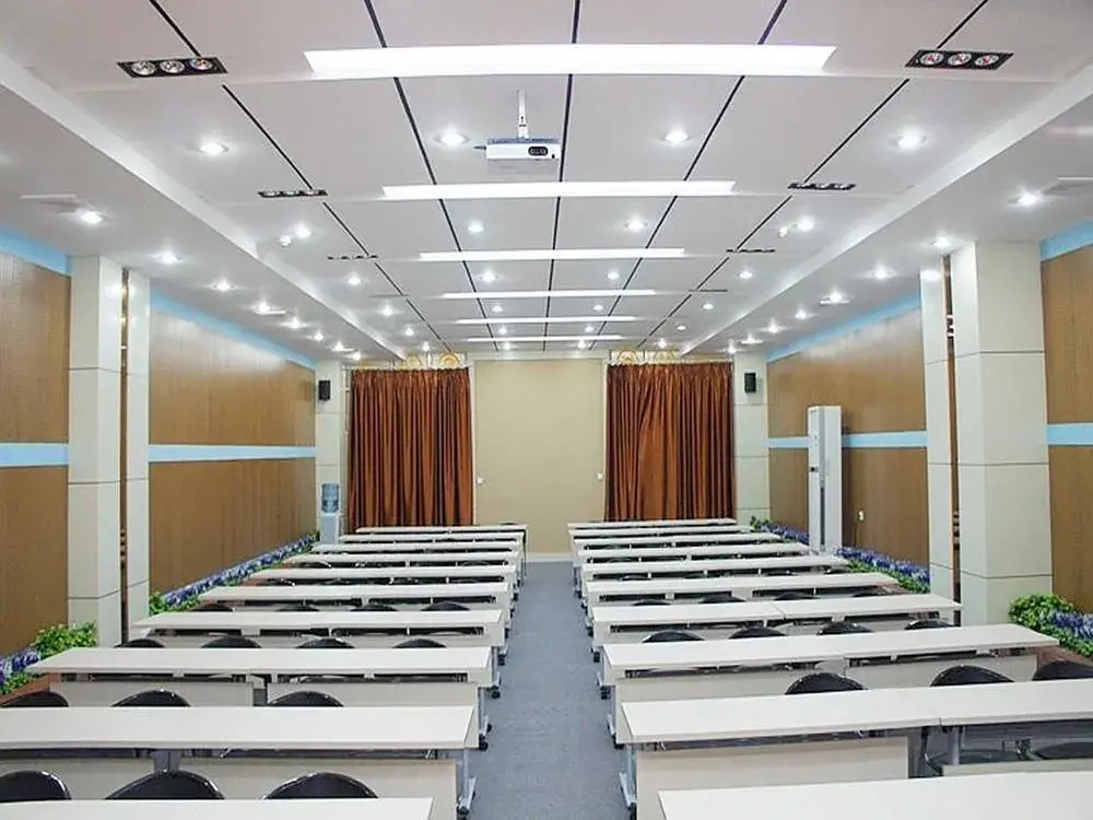 Yiyi Fashion Hotel