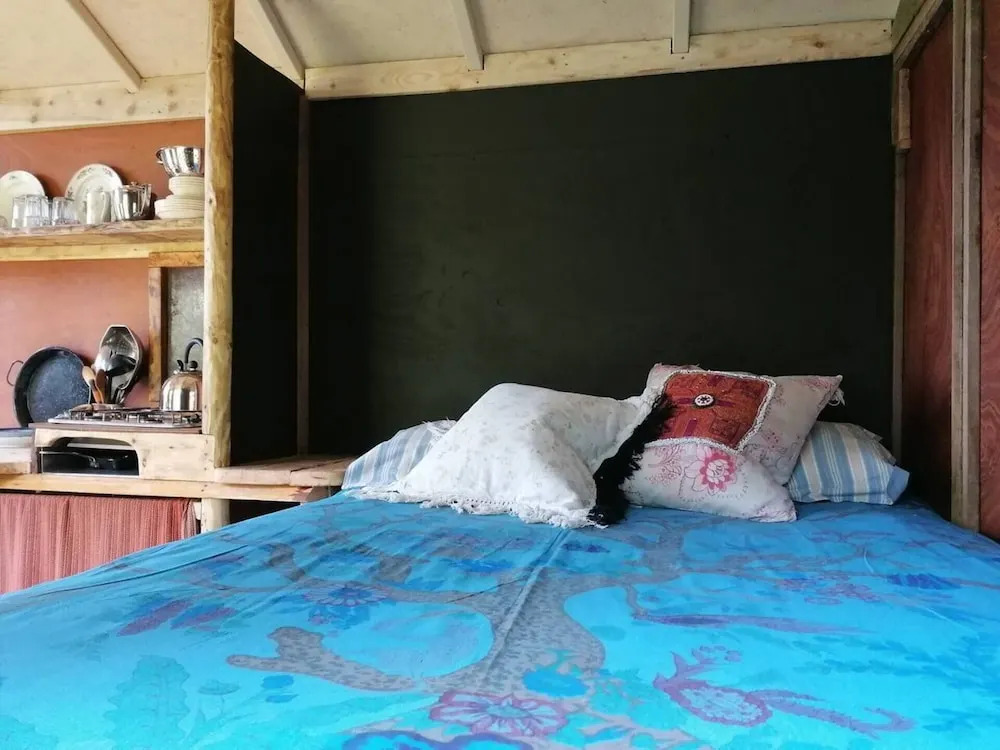 Totnes - Cabin - Sleeps 4 - Garden - Parking