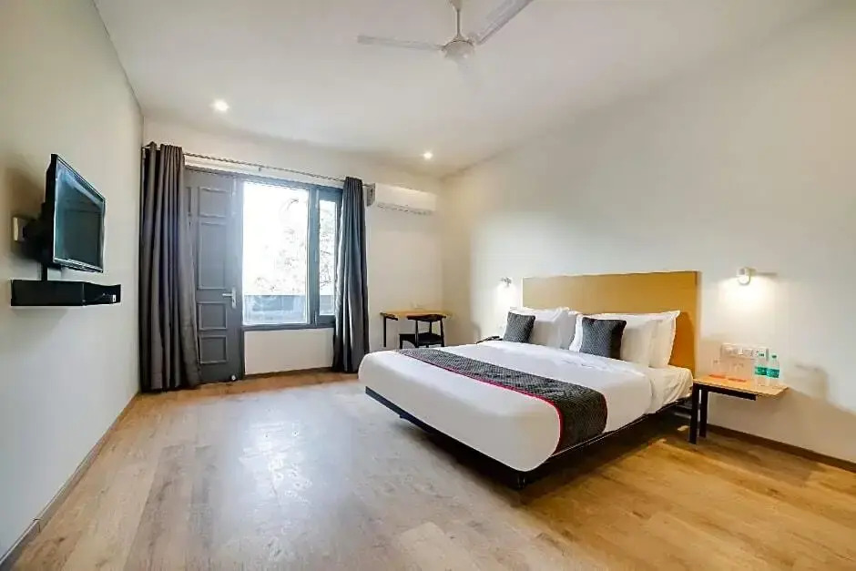 FabHotel Comfort Residency I - Nr Artemis Hospital Gurgaon