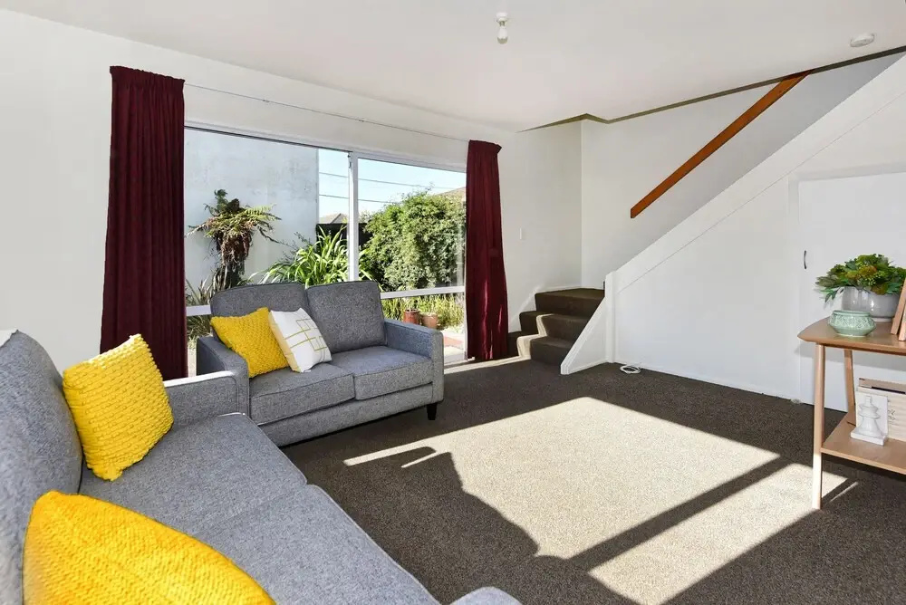 Sunny Christchurch Townhouse