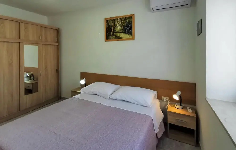Nice Home in Brsec With Wifi and 2 Bedrooms