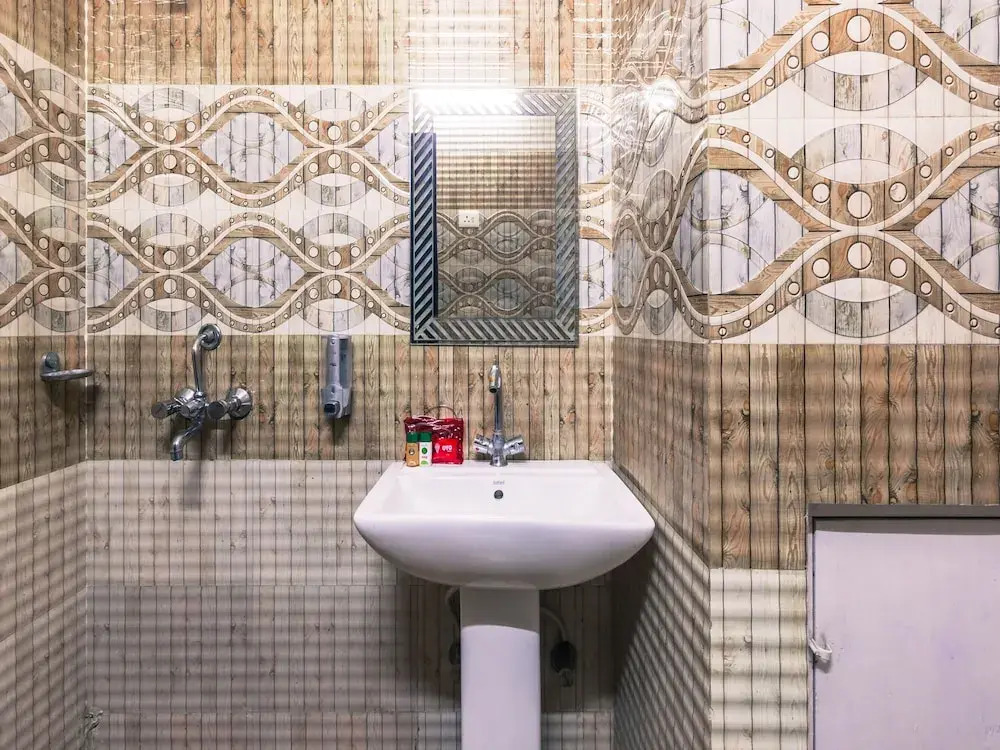 OYO 2558 Hotel R K Residency