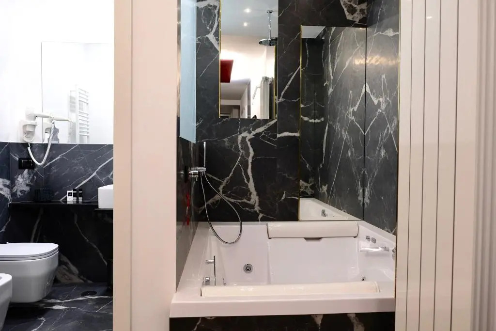 The Boutique Napoli Suite