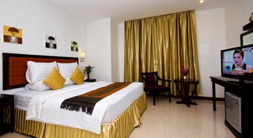Town View II Hotel