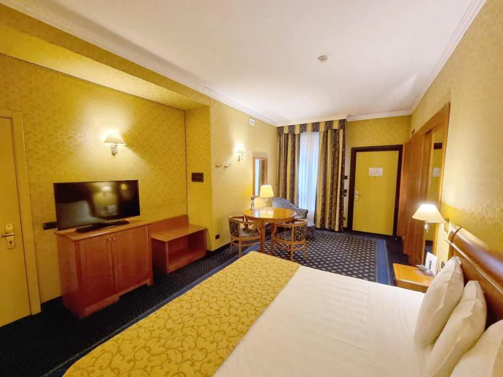 Hotel Ovest