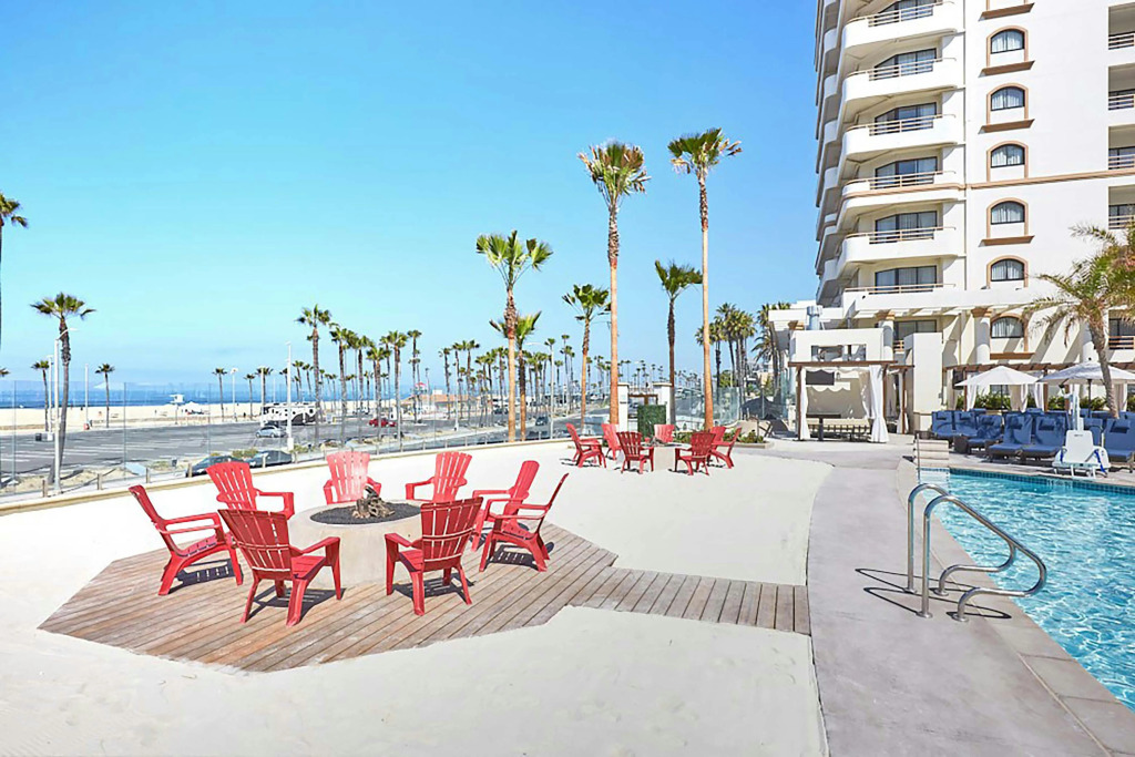 The Waterfront Beach Resort, A Hilton Hotel