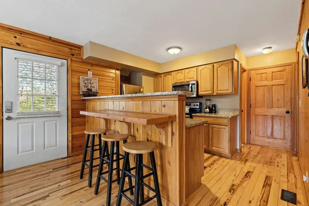 Bear Hideaway Cozy 3BR Cabin