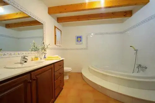 Catalunya Casas Charming villa with pool walking distance to beach