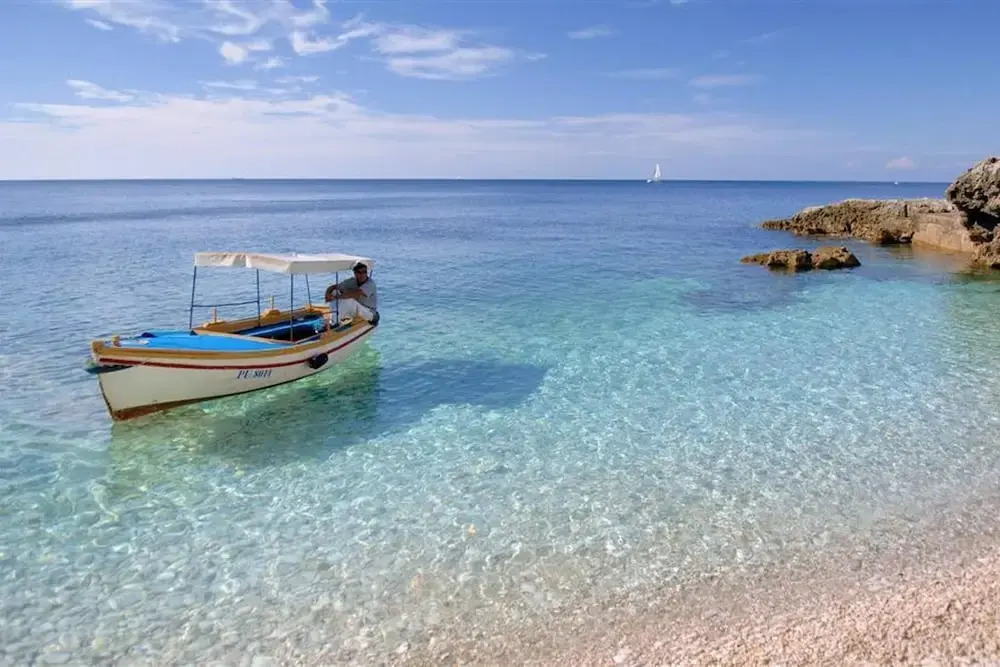 Apartment With one Bedroom in Bale, With Shared Pool, Furnished Terrace and Wifi - Near the Beach