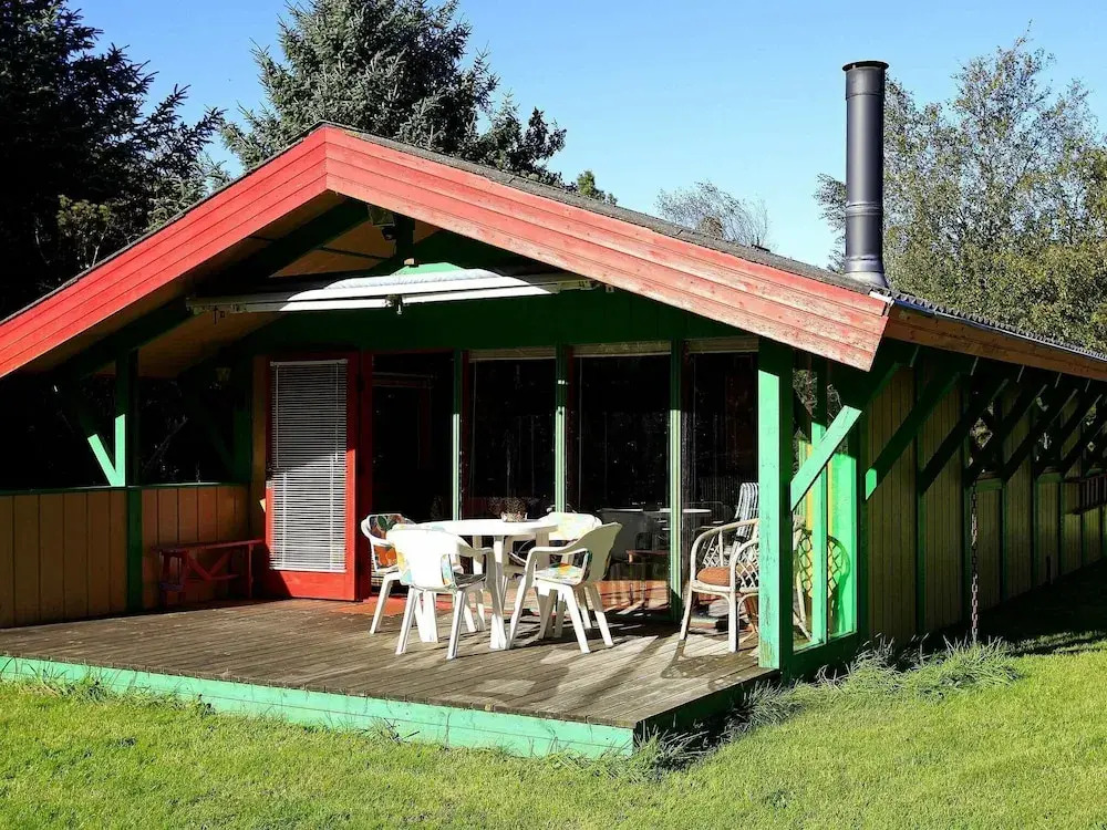 Pleasant Holiday Home in Hals near Sea