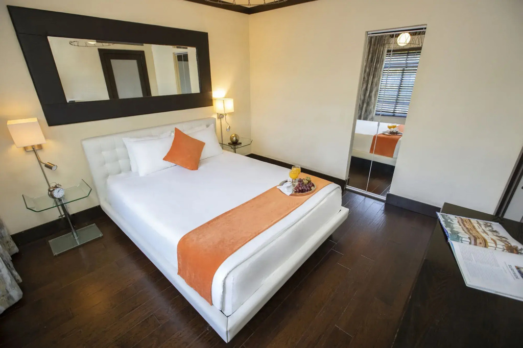 Lincoln Arms Suites