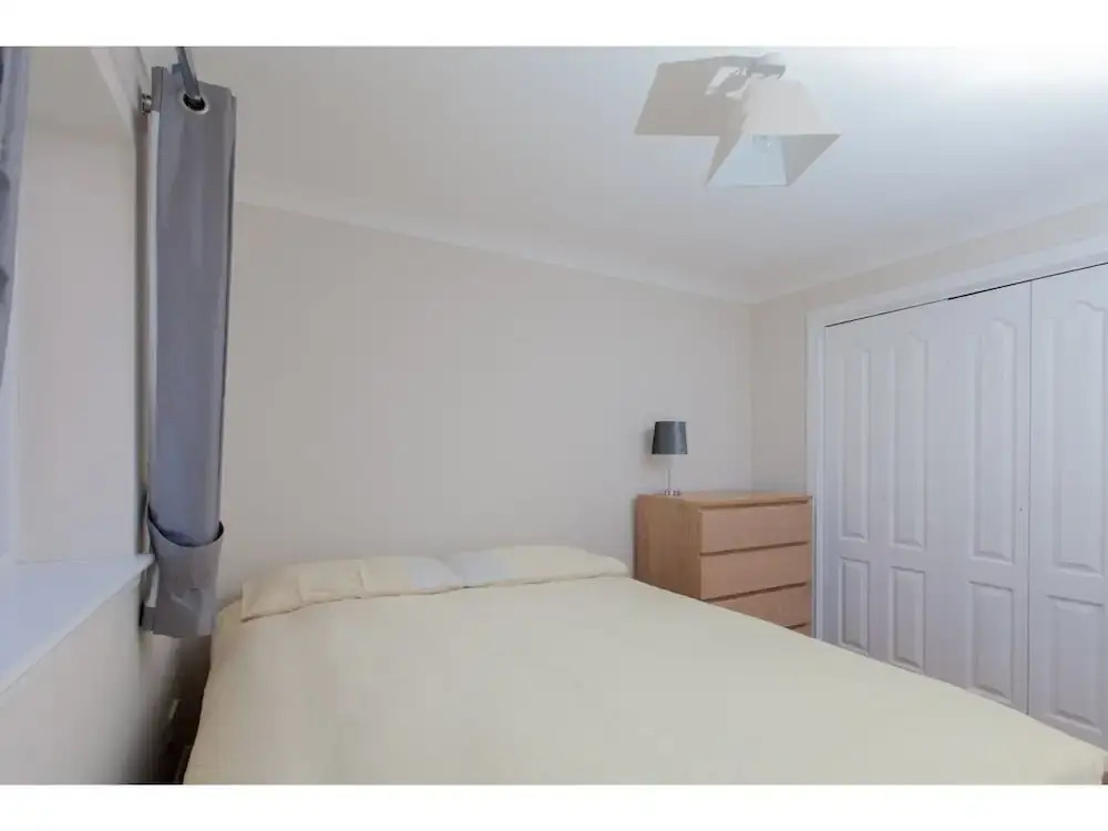 Lovely Upgraded Modern Flat in North Edinburgh