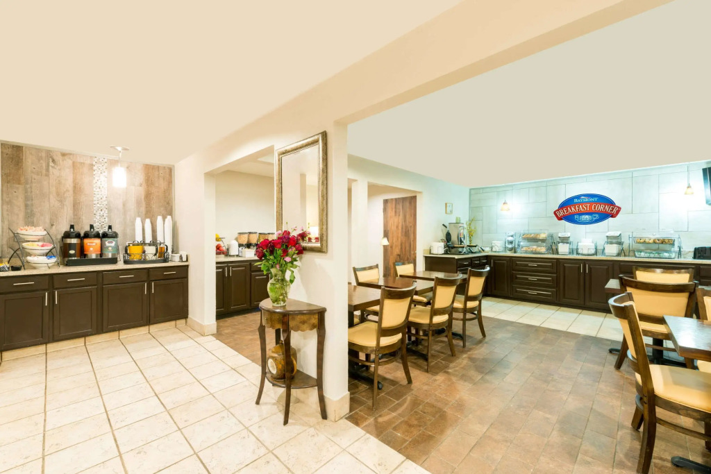 Baymont by Wyndham Louisville East