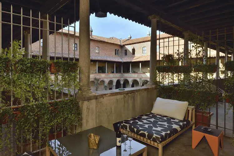 Park & Cloister Views Exclusive Apartment