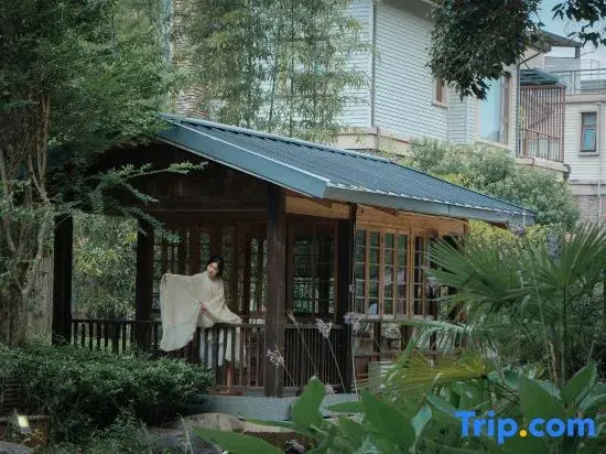 Wuyishan Six Shang · Waterfront Mountains and Beautiful Stays