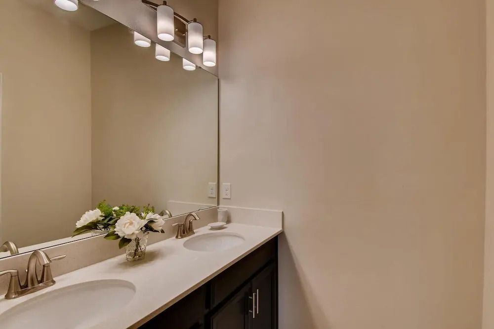 1552 MC - Vibrant Villa: Pools & Magic 6bds