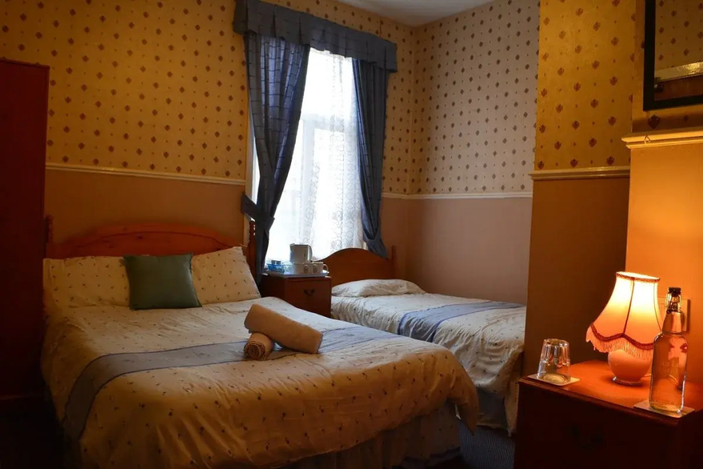 Holm Lea Hotel