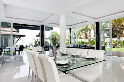 Luxury 5 Stars Beach Villa 6 Beds