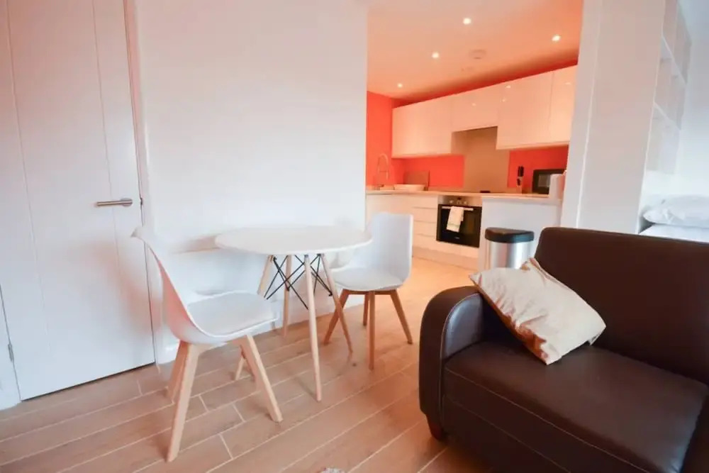 Modern Studio Flat In Clifton