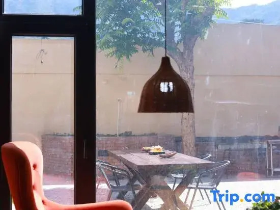 Waterfront Villa Private Tang Homestay (Beijing Badu Heling Branch)