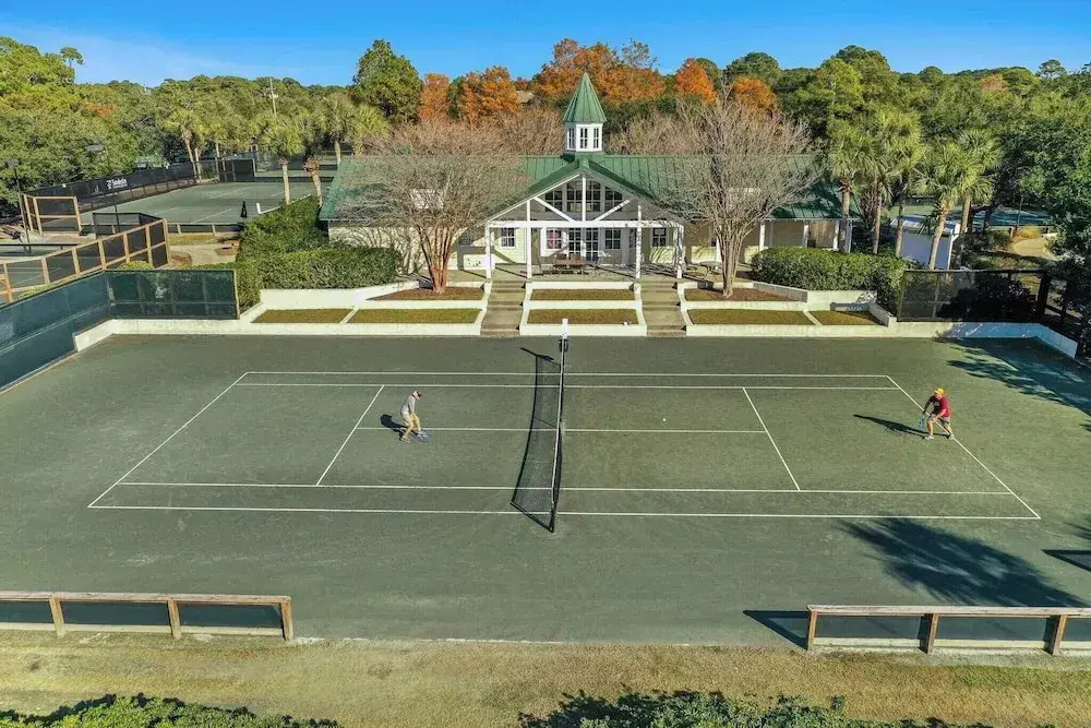 Miramar Beach Studio w/ Pool, Tennis & Walk to Beach Luau Eastern Sky