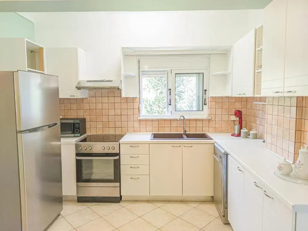 Cosy apartment - 6 Minutes walk to the beach!