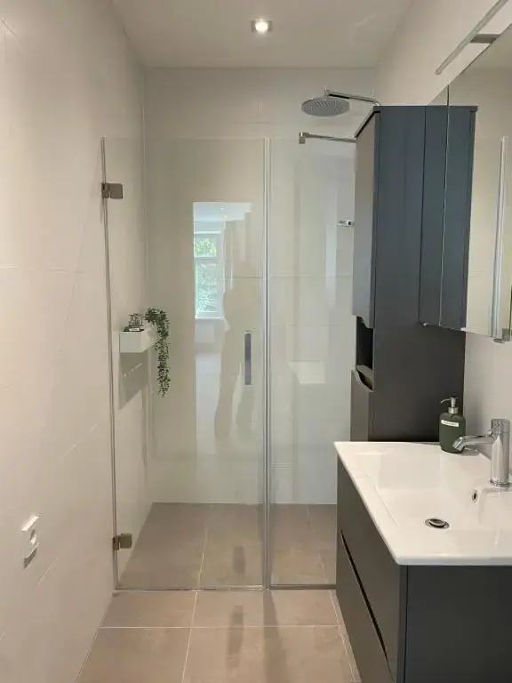 Beautiful 1-bedroom apartment 5 min from center with free parking
