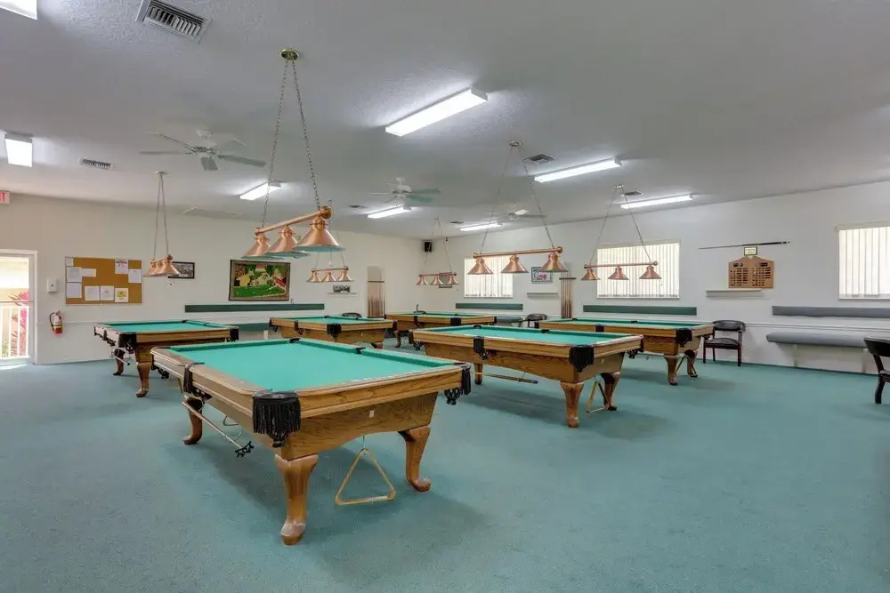 Pool Access, Walk to Beach! Cozy Jensen Beach Home