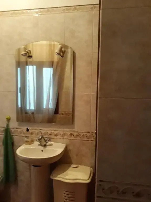 Apartamento con terraza privada y barbacoa