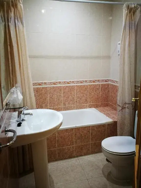 Hostal Hotel EL Chato