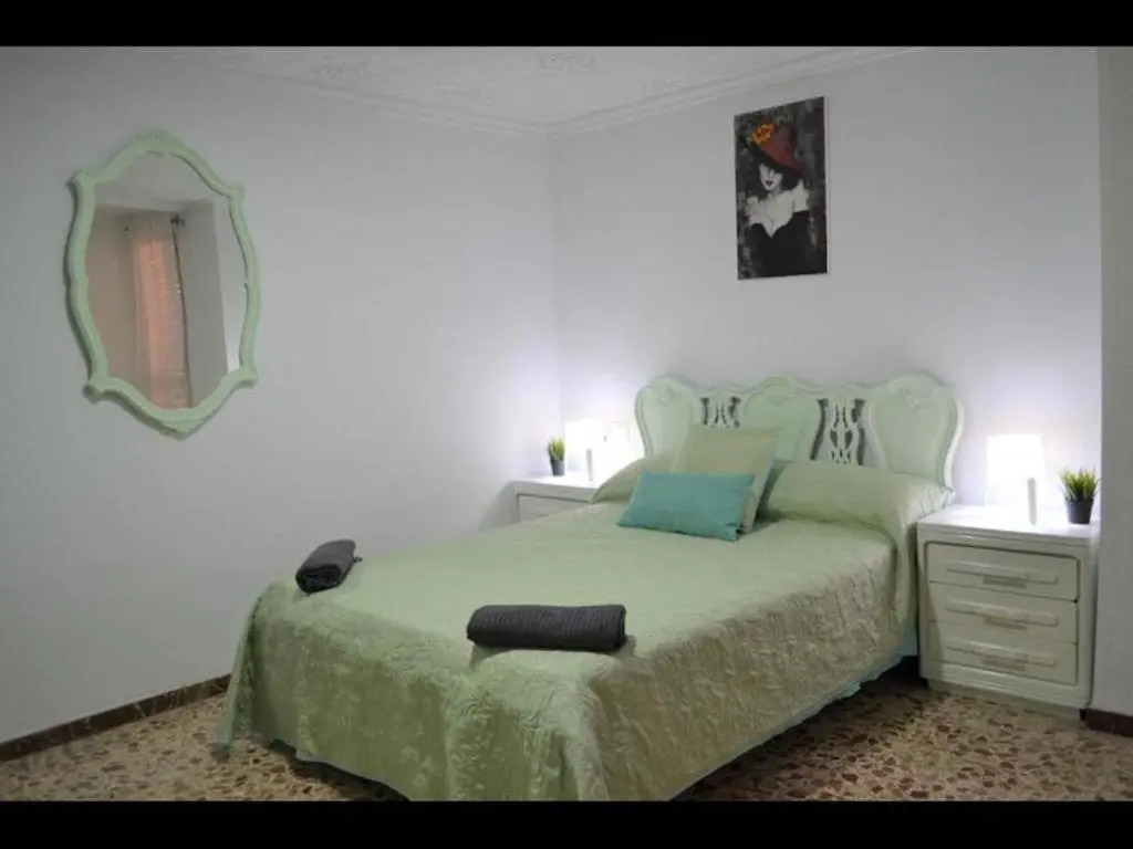 Beautiful 1 Bedroom Apartment With Gallery and Air Conditioning Cb6yr