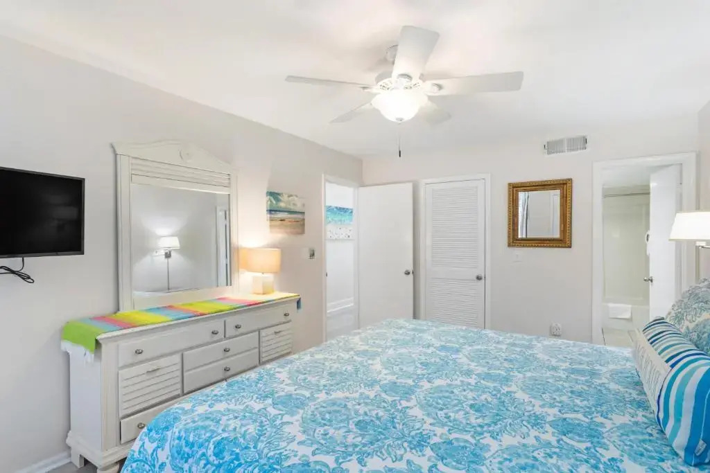 1315 Pelican Watch Villas-Beachfront & Amenities - on Sale