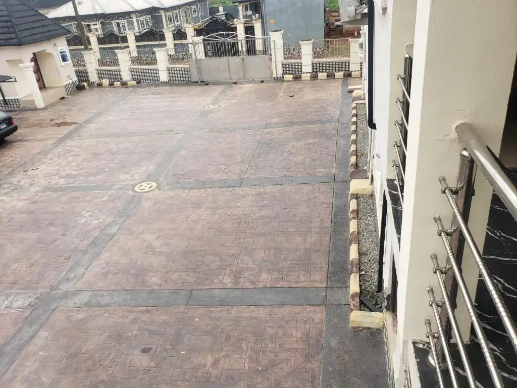 Deluxe 3 BR Apartment with Free WIFI