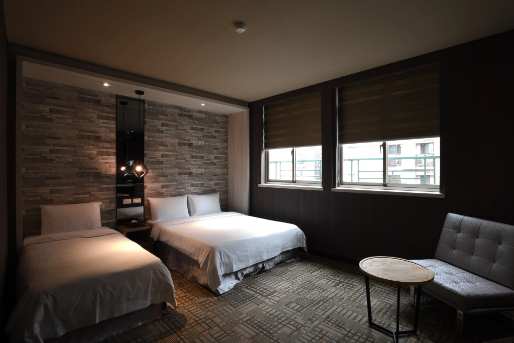 East Dragon Hotel
